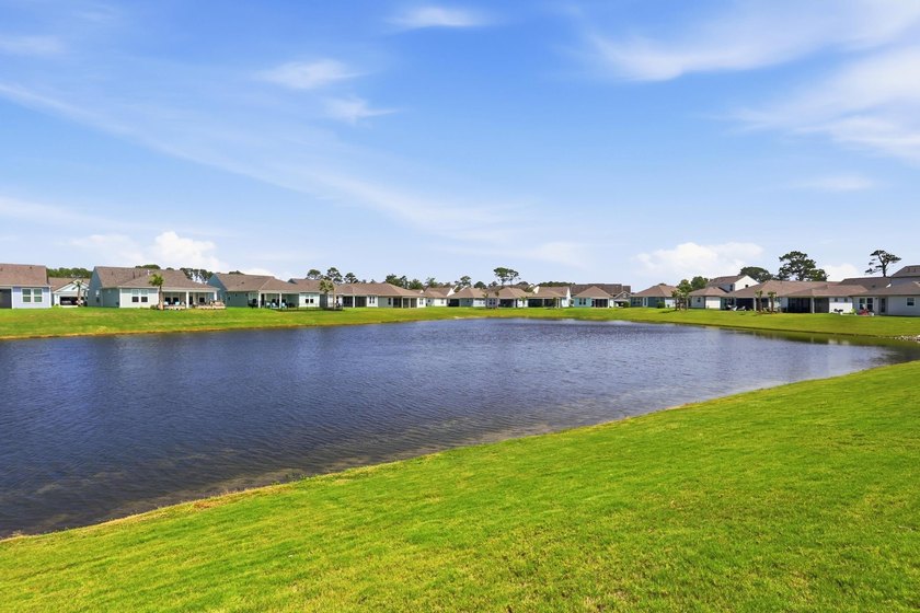 Stunning Pond-View Home in Del Webb Welcome to this beautiful - photo 45
