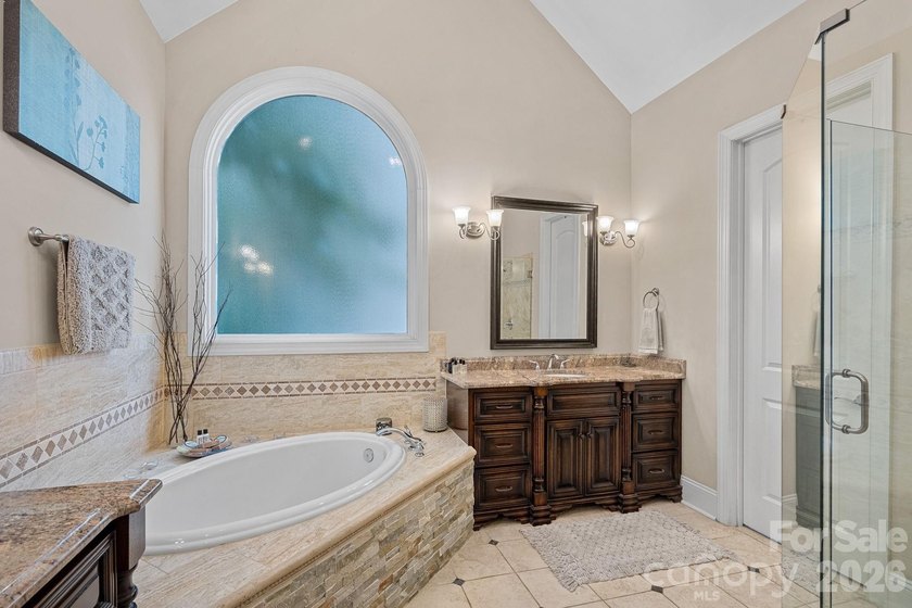 Discover the space, flexibility, and golf-course community - photo 5