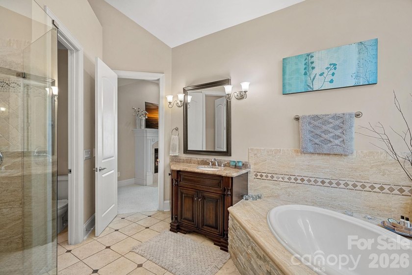 Discover the space, flexibility, and golf-course community - photo 6