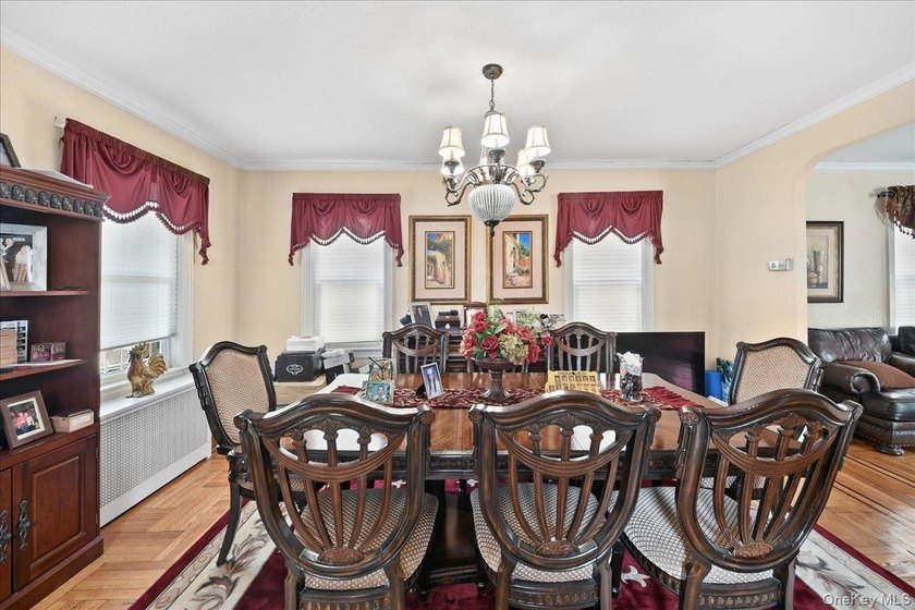 Brick detached single family house located in vibrant - photo 6