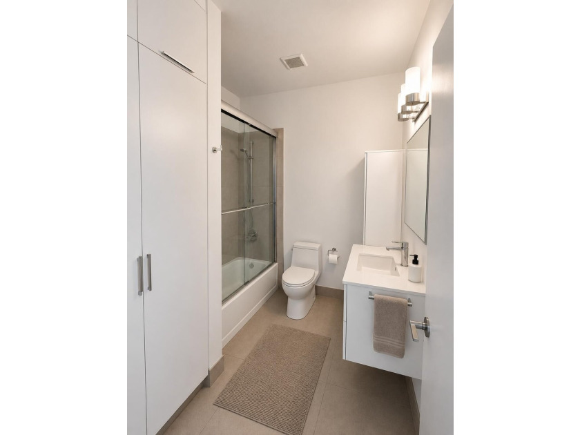 This bright, spacious, and beautiful 4-bedroom, 4-bathroom - photo 23