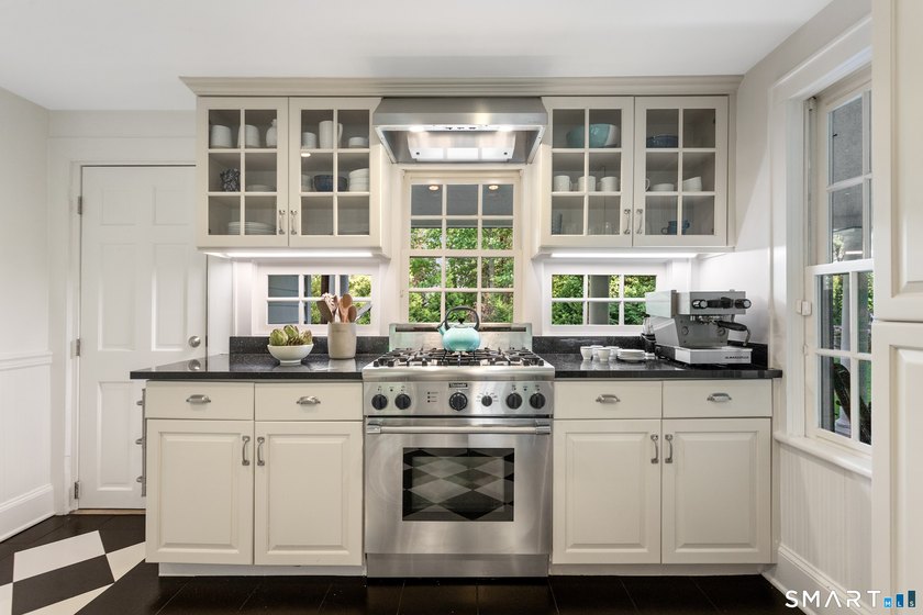 Steeped in history yet thoughtfully reimagined for modern living - photo 8