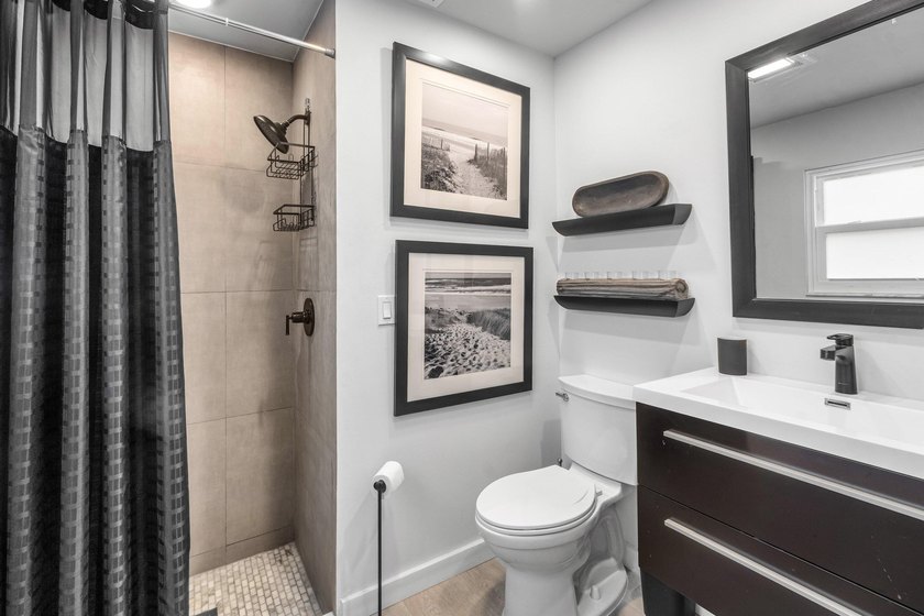Experience luxury living in this beautifully renovated home - photo 21