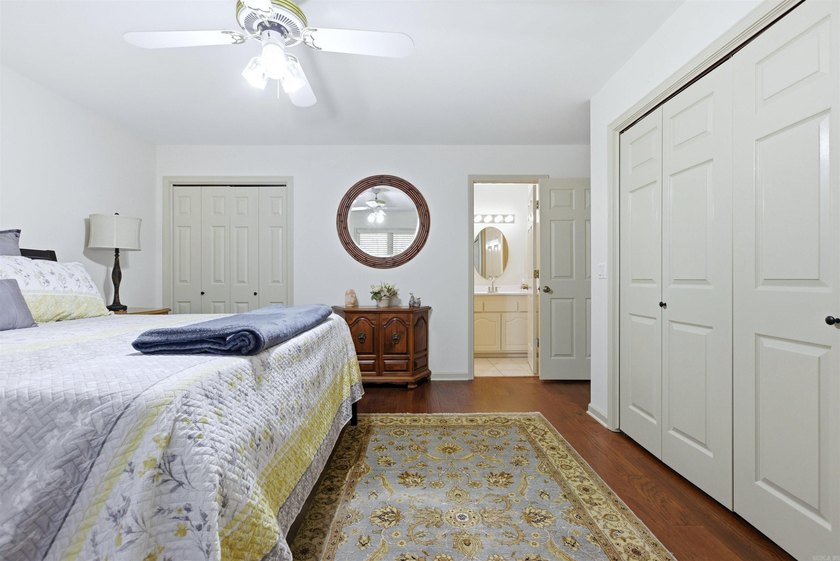 Tucked just moments from Lake Balboa, this beautifully updated - photo 25