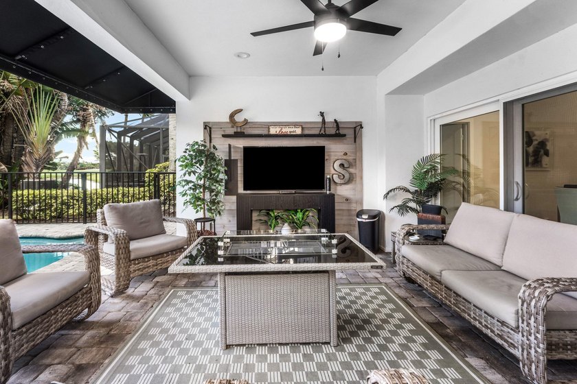 Experience luxury living in this beautifully renovated home - photo 29