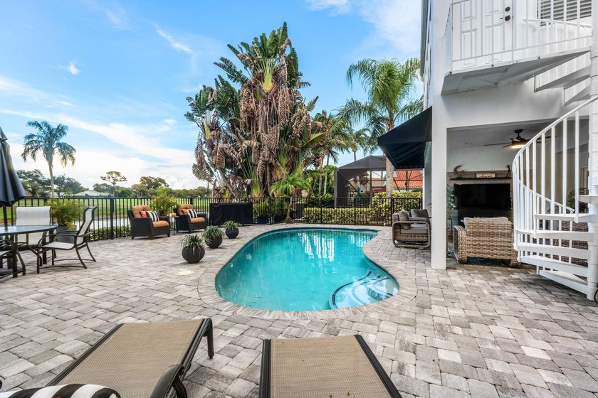 Experience luxury living in this beautifully renovated home - photo 32
