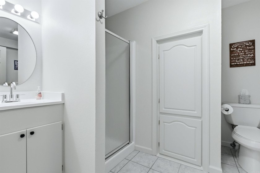 Tucked just moments from Lake Balboa, this beautifully updated - photo 33
