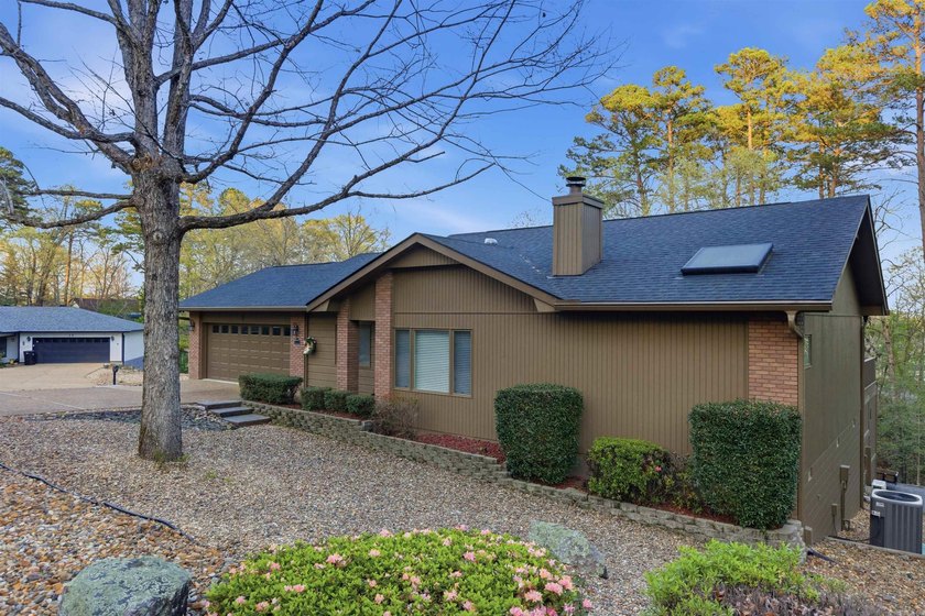Tucked just moments from Lake Balboa, this beautifully updated - photo 42