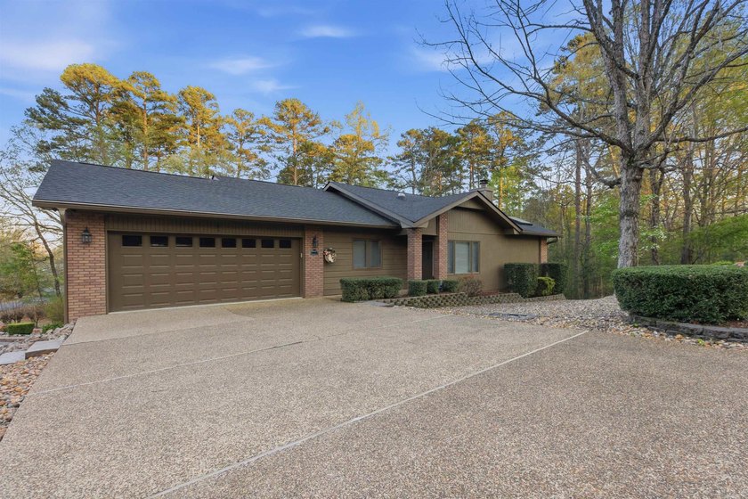 Tucked just moments from Lake Balboa, this beautifully updated - photo 44