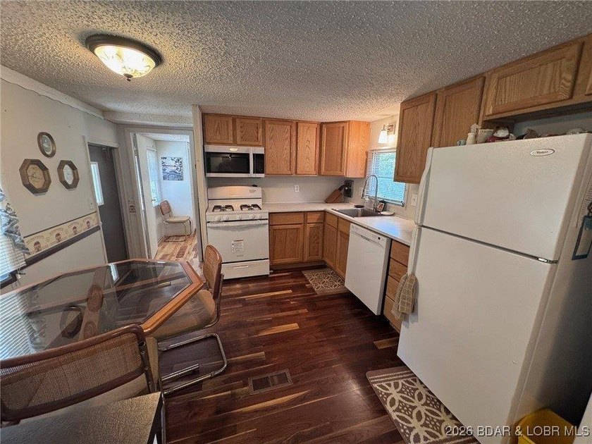 Looking for a Lake Home thay doesn't break the bank....here it - photo 4