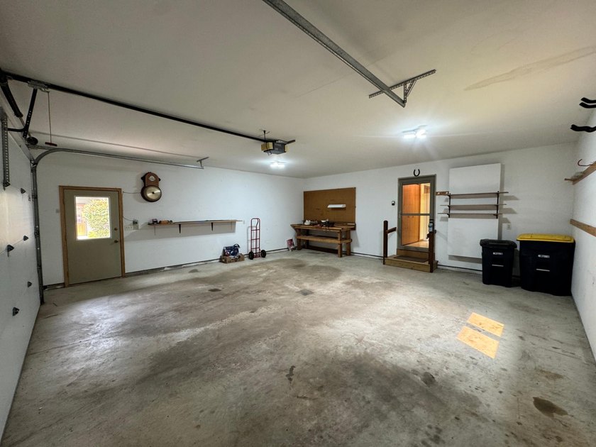 Welcome to your Northwoods retreat, perfectly positioned in the - photo 31