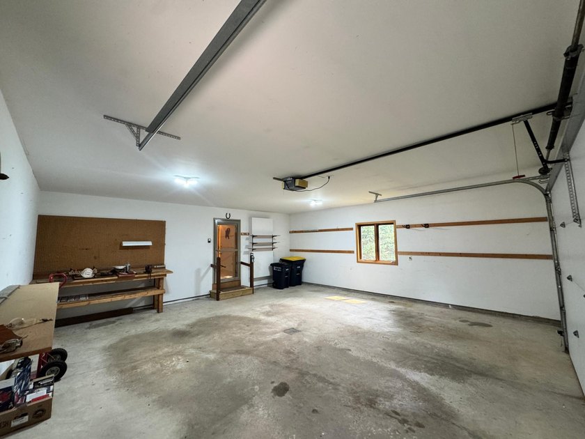 Welcome to your Northwoods retreat, perfectly positioned in the - photo 32