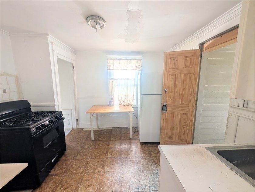 Another Rockin' Rochester Property! Charming 2-bedroom, 1-bath - photo 9
