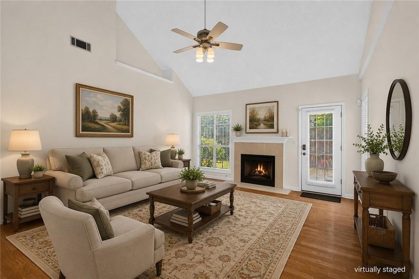 Move-In Ready Ranch in an Unbeatable Location! Welcome to this - photo 11