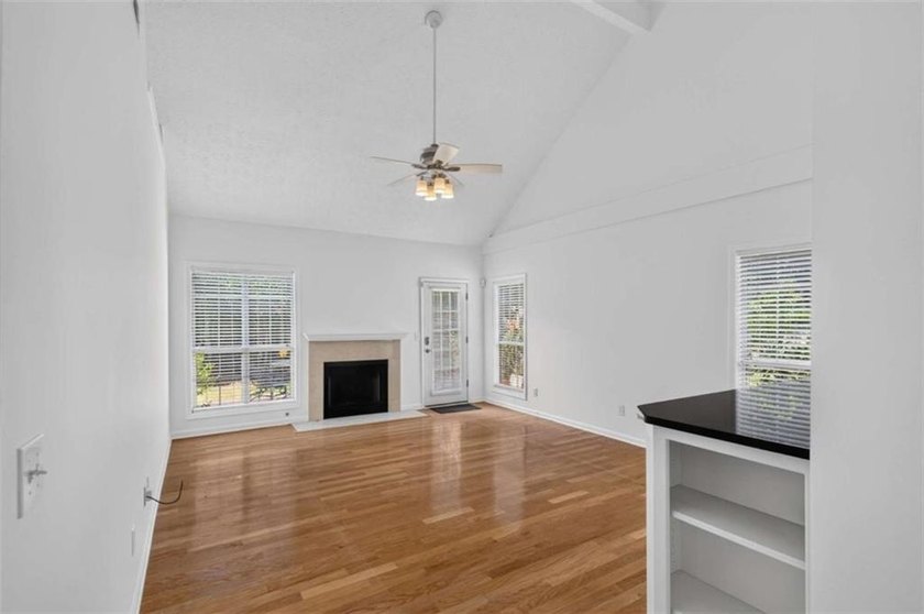 Move-In Ready Ranch in an Unbeatable Location! Welcome to this - photo 14