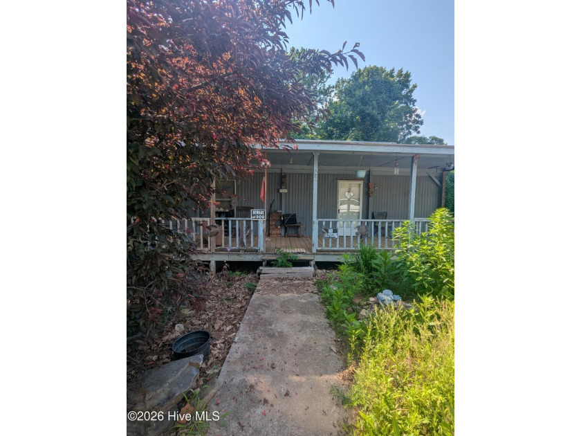 Fixer-upper opportunity within city limits, just minutes from - photo 3