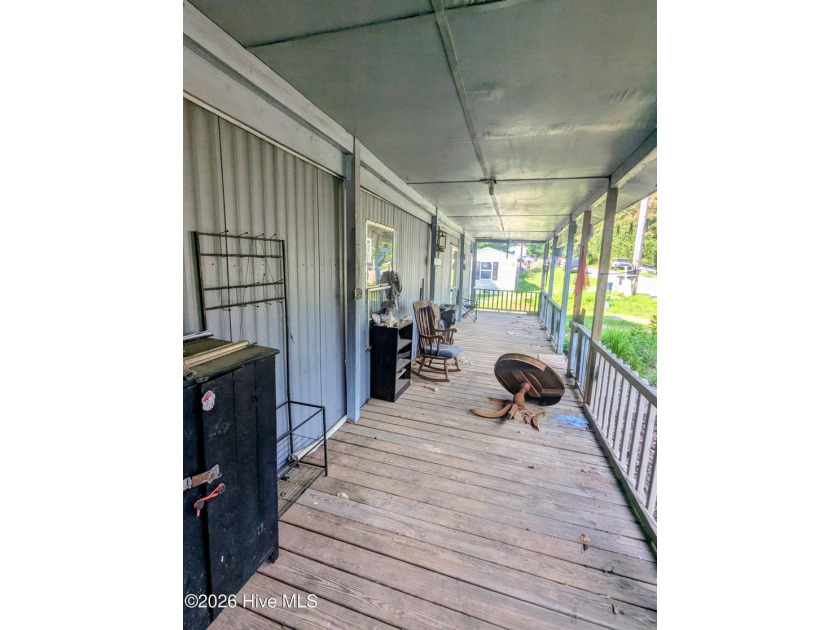 Fixer-upper opportunity within city limits, just minutes from - photo 4