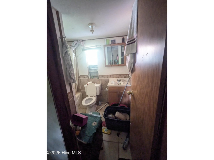 Fixer-upper opportunity within city limits, just minutes from - photo 8