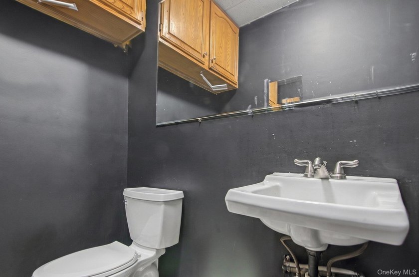 Looking for a Turnkey business opportunity? This fully equipped - photo 8