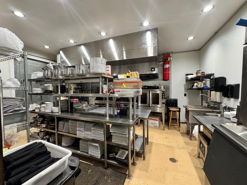 Own a modern, destination restaurant and cocktail bar in one of - photo 20
