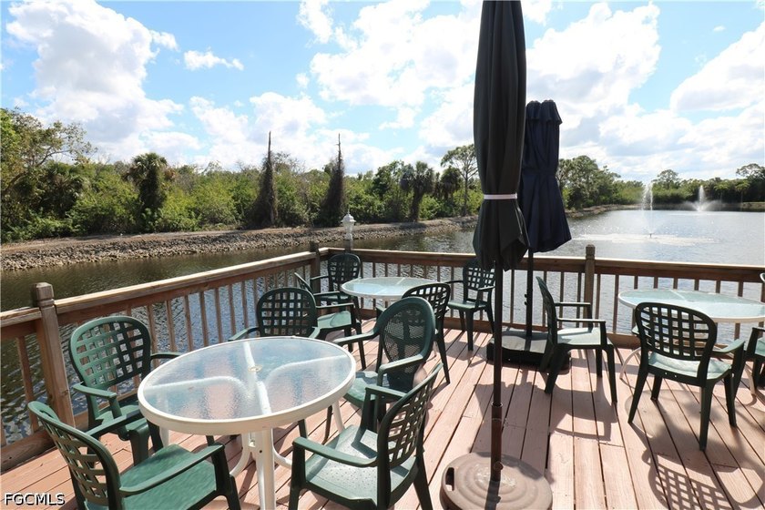 Priced to sell- Sellers say sell! Welcome to Foxmoor- described - photo 33