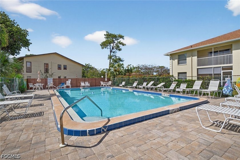 Priced to sell- Sellers say sell! Welcome to Foxmoor- described - photo 34
