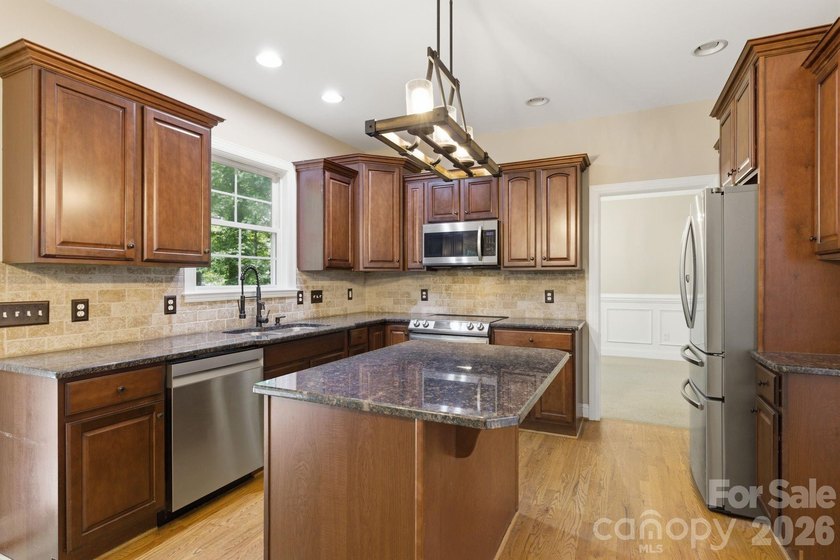 Welcome to your dream home! Discover your perfect retreat in the - photo 7