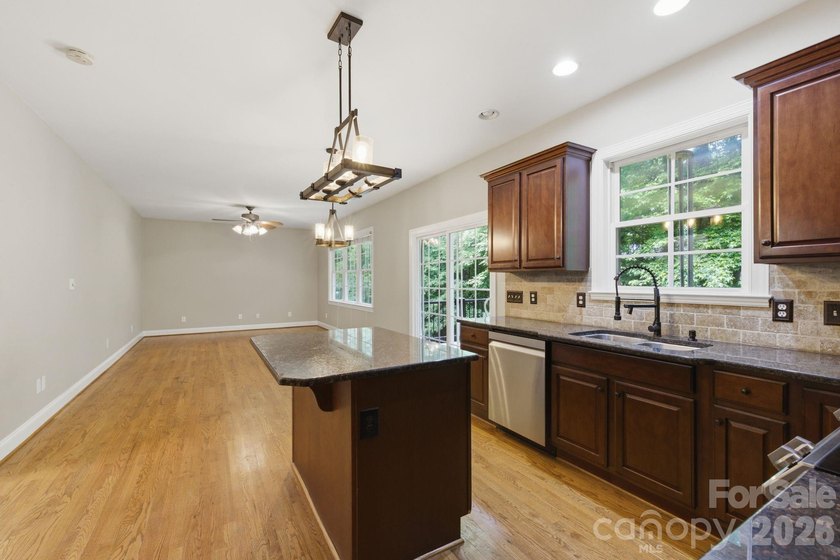 Welcome to your dream home! Discover your perfect retreat in the - photo 9