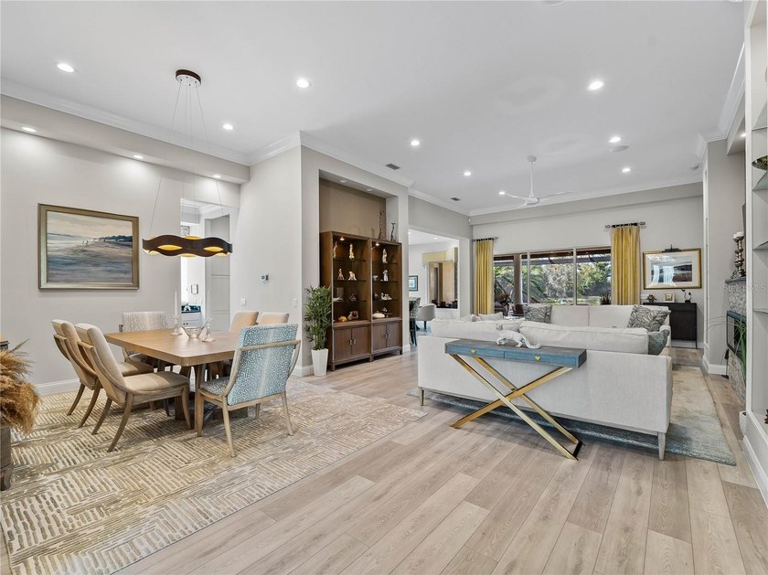 Experience *better than new* luxury in the gated University Park - photo 7