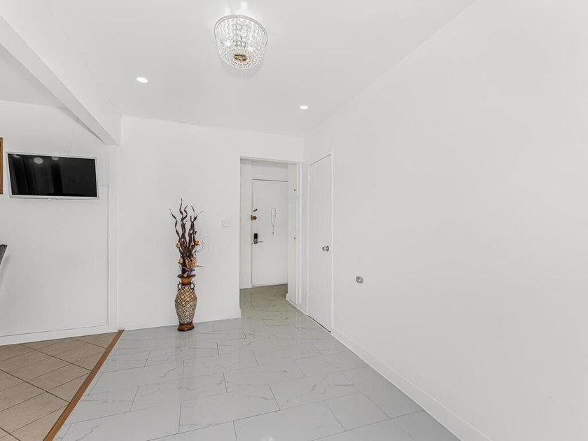 Welcome home to this beautifully updated one bedroom co-op - photo 4