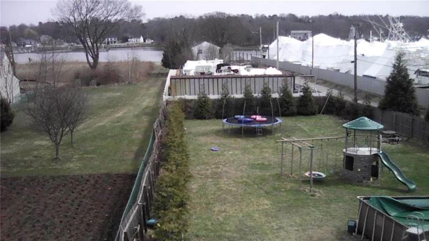 Here we have a 9600 sq ft lot in Oakland Beach Warwick. This lot - photo 12