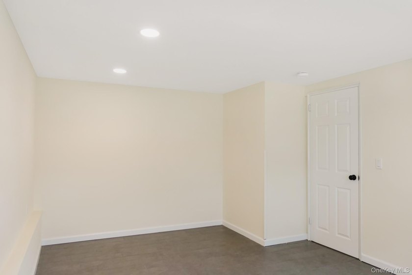 This fantastic 4 bedroom, 2 bath home has been completely - photo 4