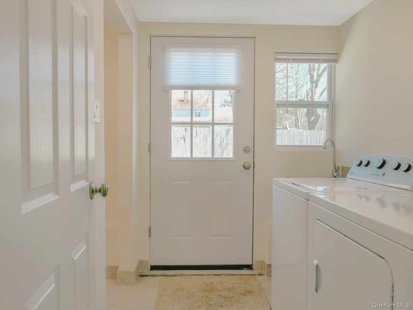 This fantastic 4 bedroom, 2 bath home has been completely - photo 7