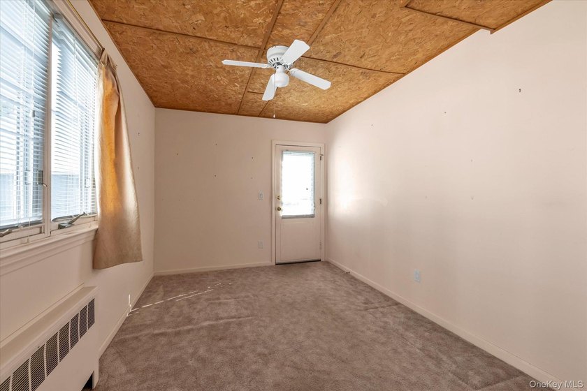 Welcome to your home in Massapequa Shores! Nestled on a - photo 6