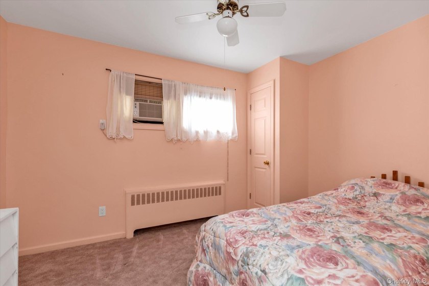 Welcome to your home in Massapequa Shores! Nestled on a - photo 8