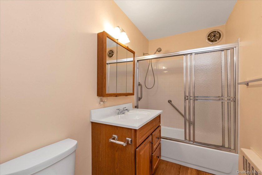 Welcome to your home in Massapequa Shores! Nestled on a - photo 10