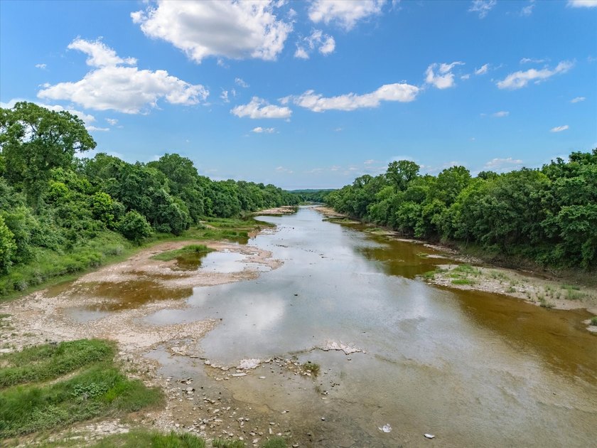 Relaxing River Frontage Retreat on the Brazos! IMPECCABLY - photo 33