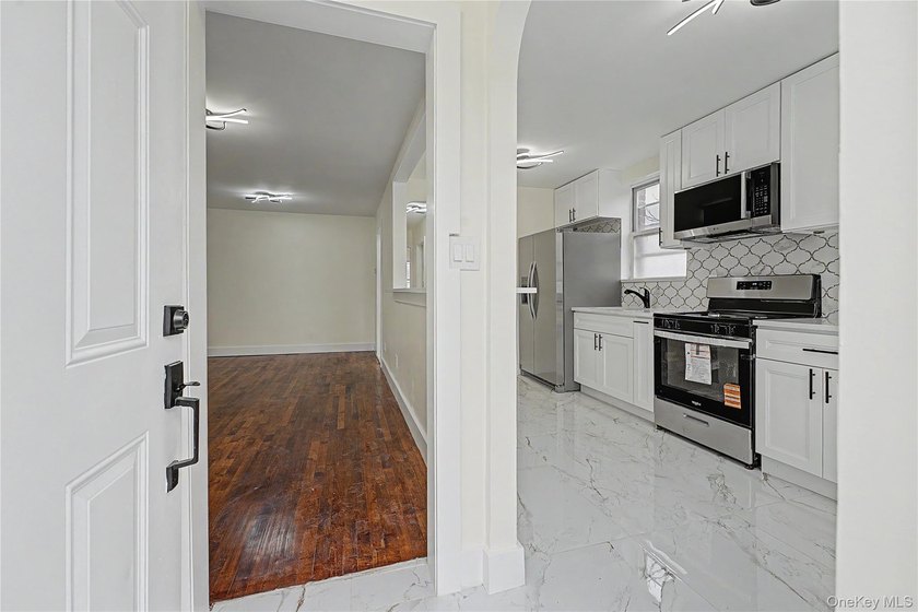 Experience modern living in this fully renovated Brooklyn home - photo 4