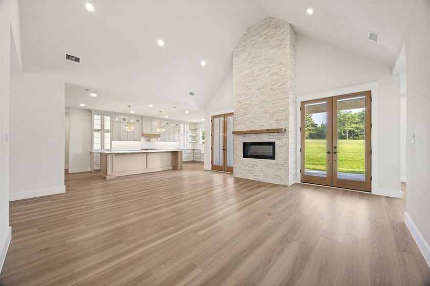 Welcome to life in Eagle Chase at Tanglewood, one of the most - photo 5