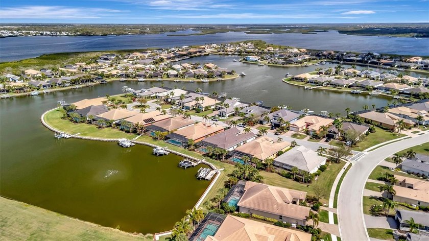 Luxury Waterfront Living in Tidewater Preserve--This gorgeous - photo 7