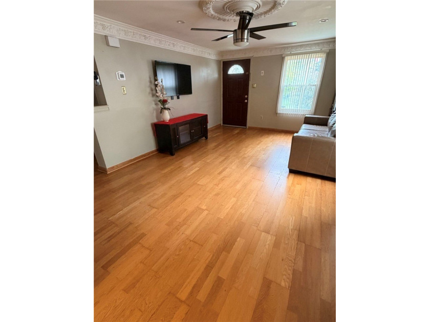 Welcome home! Rarely available, beautiful and cozy 2 bedroom - photo 3
