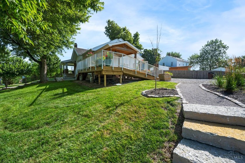 Princeton Charm galore! Completely updated craftsman style ranch - photo 4