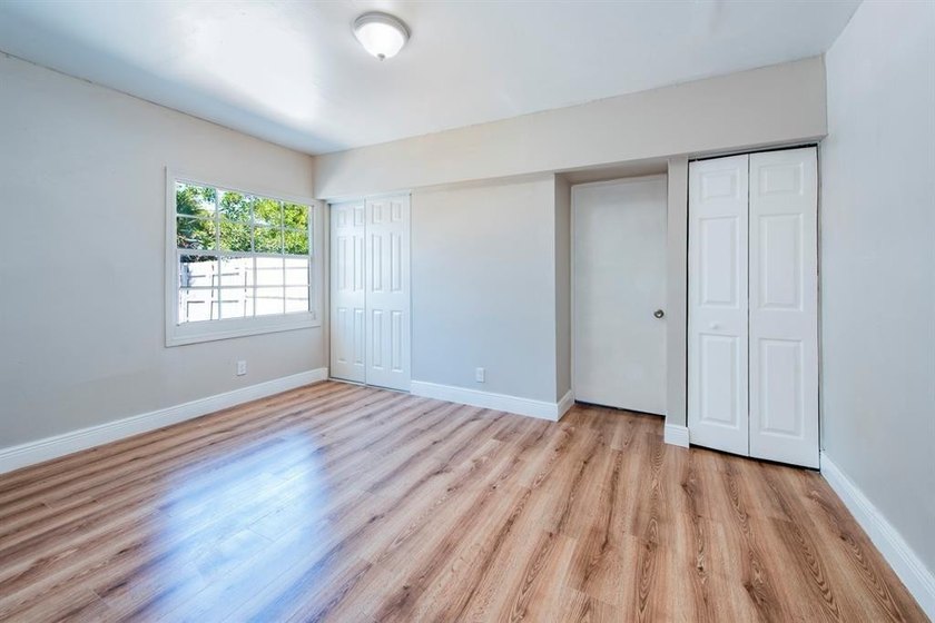 Appraised at 495K! Over 20k in recent upgrades. Stunning - photo 11