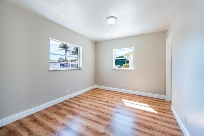 Appraised at 495K! Over 20k in recent upgrades. Stunning - photo 13
