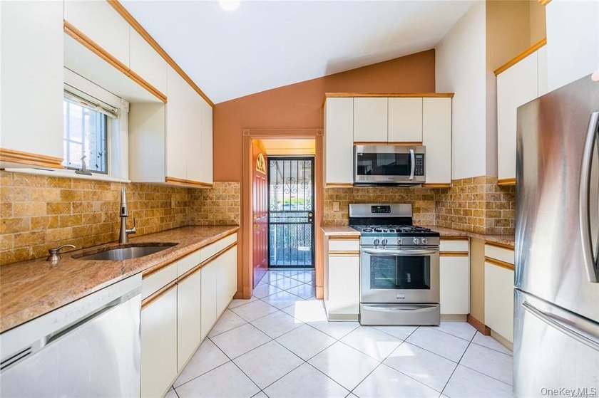 R3A Zoning with the potential to convert to a two-family !! - photo 5