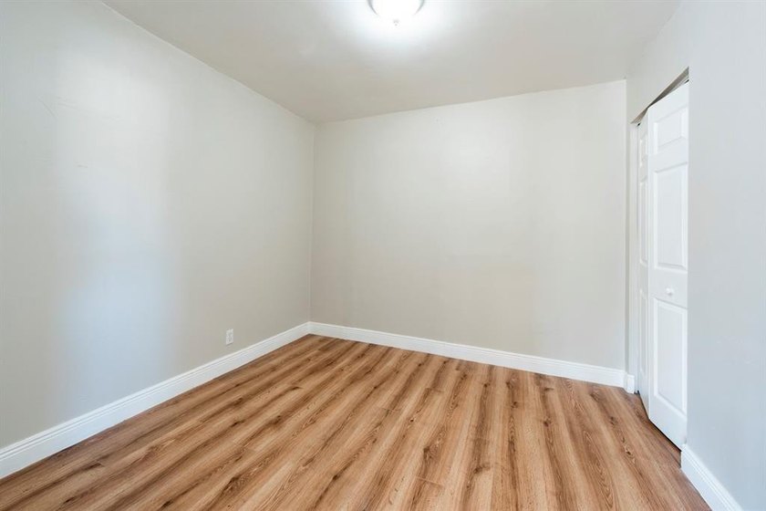 Appraised at 495K! Over 20k in recent upgrades. Stunning - photo 15