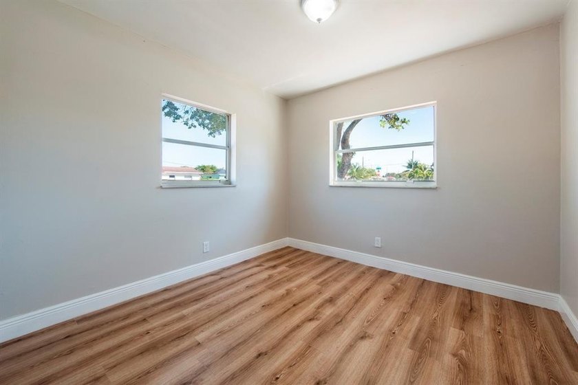Appraised at 495K! Over 20k in recent upgrades. Stunning - photo 17