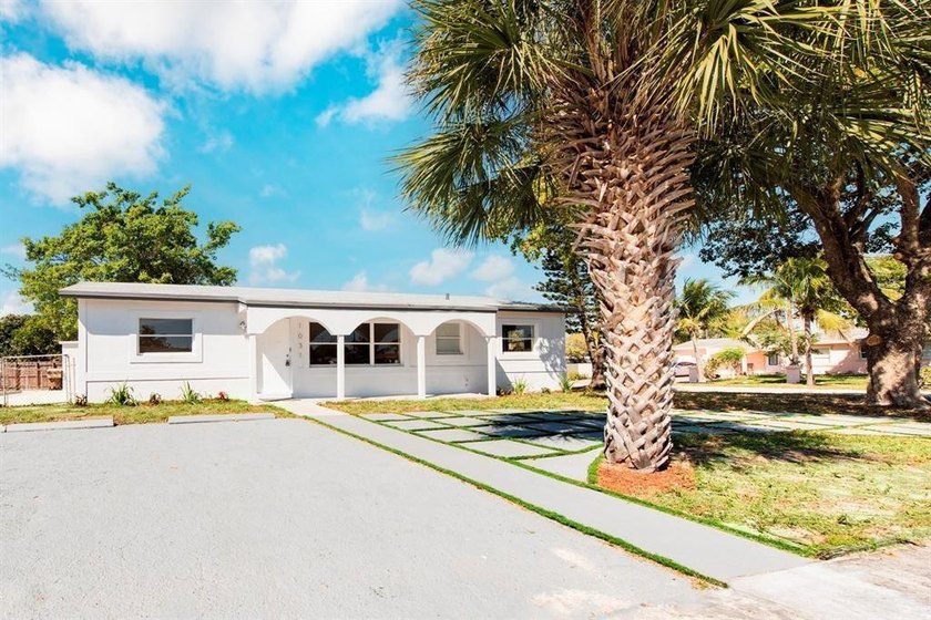 Appraised at 495K! Over 20k in recent upgrades. Stunning - photo 20