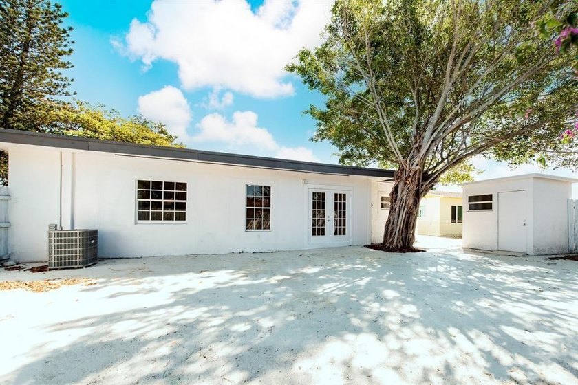 Appraised at 495K! Over 20k in recent upgrades. Stunning - photo 22