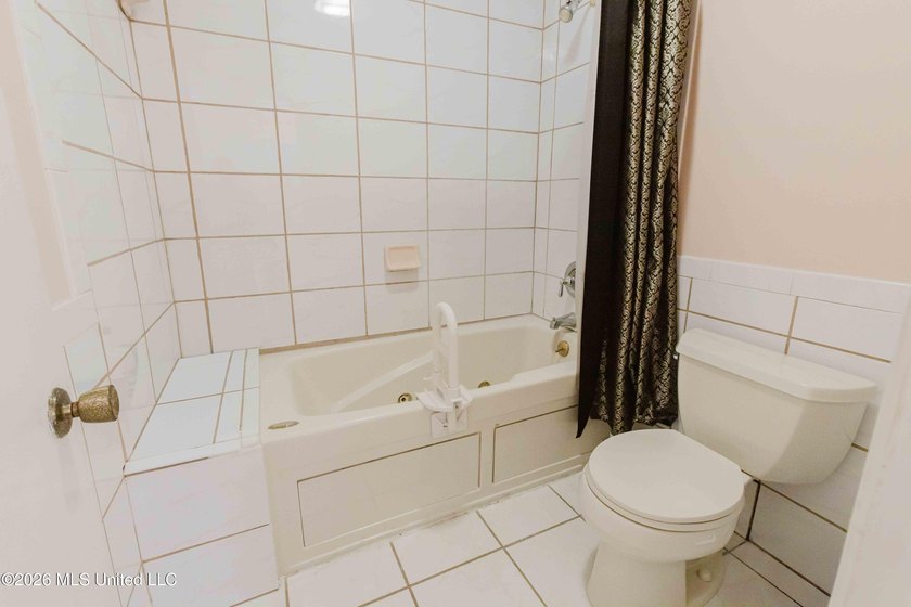PRICE IMPROVEMENT and SELLER NOW OFFERING $10,000 towards buyer - photo 29